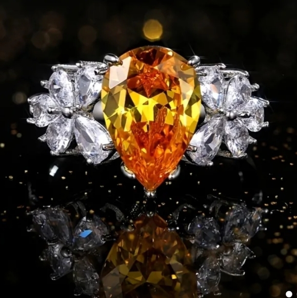 New women's beautiful yellow ring size 8 - Picture 1 of 3